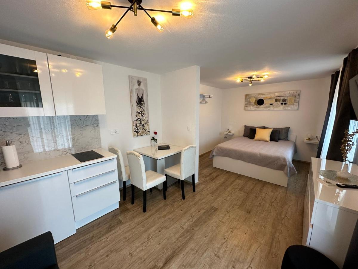 Apartmaji Melipu 1 Izola Exterior foto